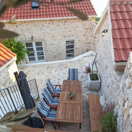 Vikendica Wunderschoene Steinvilla Mit Tollem Ausblick By Interhome