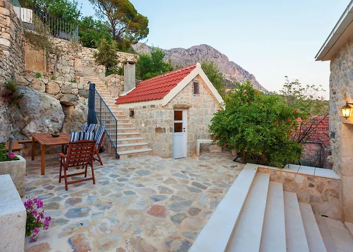 Wunderschoene Steinvilla Mit Tollem Ausblick By Interhome