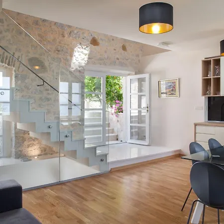 Будинок відпочинку Wunderschoene Steinvilla Mit Tollem Ausblick By Interhome Подгора