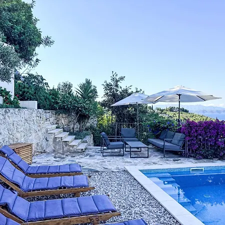 Wunderschoene Steinvilla Mit Tollem Ausblick By Interhome *